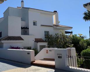 Vista exterior de Casa adosada en venda en Marbella