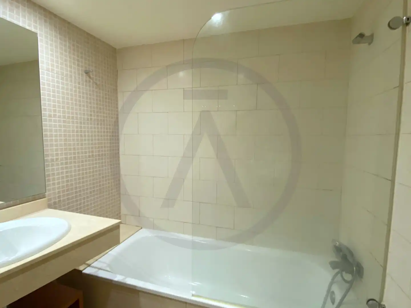 Bathroom of Ground floor for sale in Centre