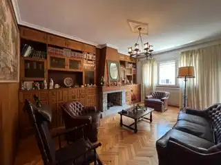 Sala d'estar de Casa o xalet en venda en Pontevedra Capital  amb Calefacció, Traster i Moblat