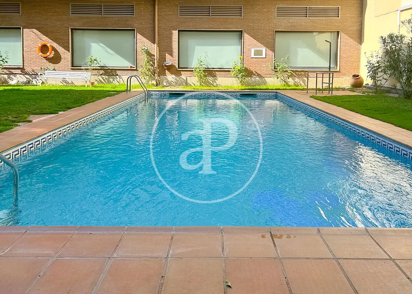 Schwimmbecken von Wohnung zur Miete in Madrid mit Klimaanlage, Heizung und Privatgarten