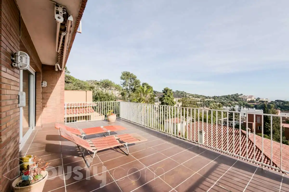 Terrassa de Casa o xalet en venda en Barcelona amb Aire condicionat, Calefacció i Jardí privat