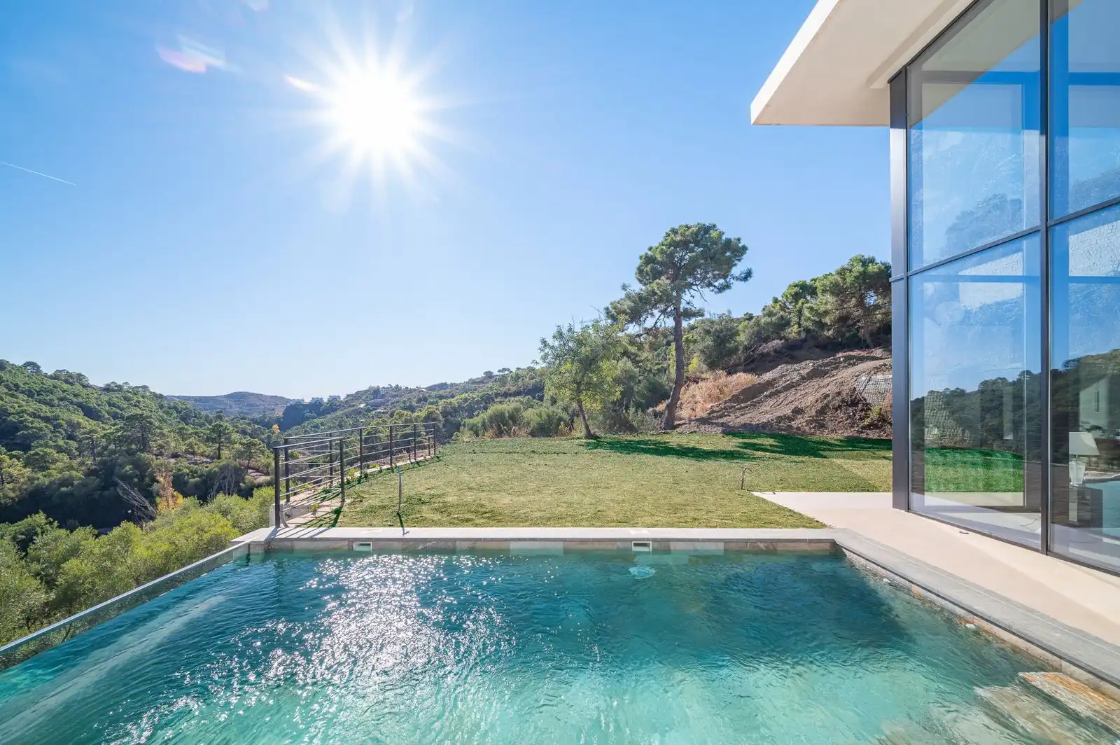 Swimming pool of Houses for sale in Málaga  with Air Conditioner, Terrace and Swimming Pool
