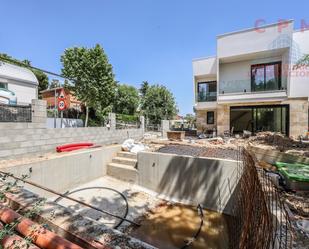Garden of Single-family semi-detached for sale in Pozuelo de Alarcón  with Air Conditioner, Heating and Private garden