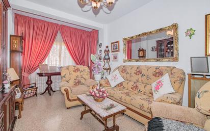 Living room of Flat for sale in  Granada Capital  with Heating, Terrace and Balcony