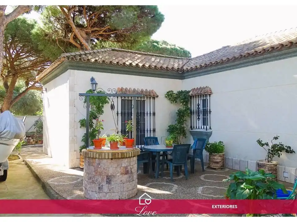 Garden of Houses for sale in Chiclana de la Frontera  with Air Conditioner, Heating and Private garden