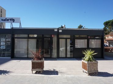 Locale commerciale in vendita a de Montgó 2
