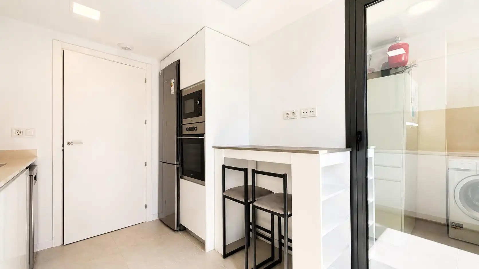 Küche von Wohnung zur Miete in Valencia mit Klimaanlage, Terrasse und Balkon