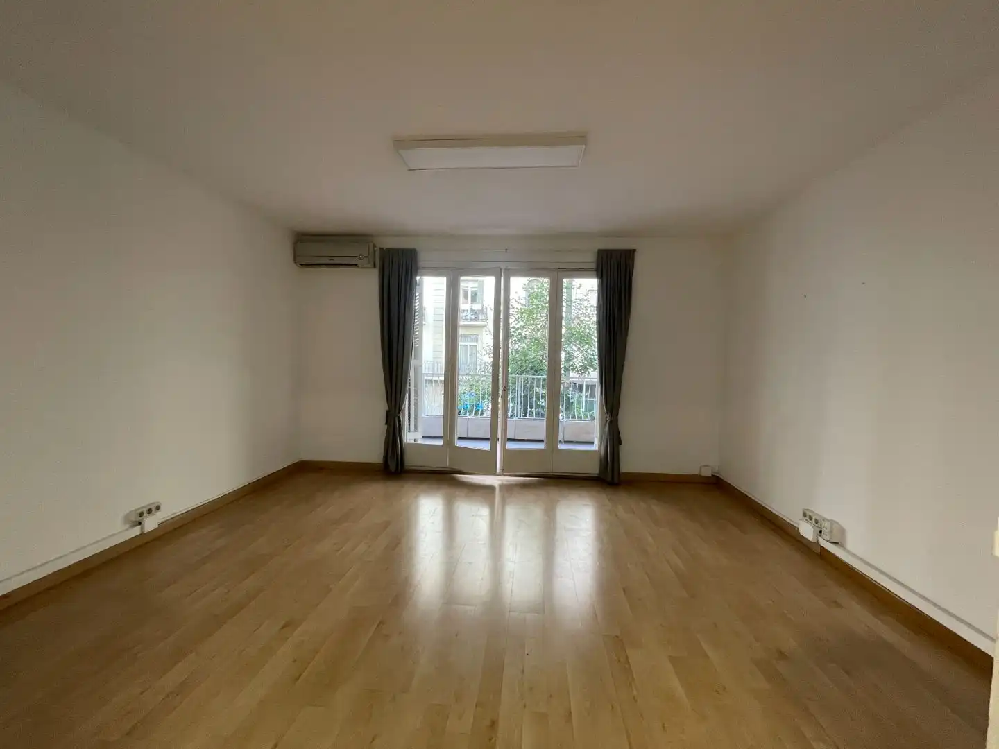 Sala d'estar de Casa o xalet en venda en  Barcelona Capital amb Aire condicionat i Terrassa