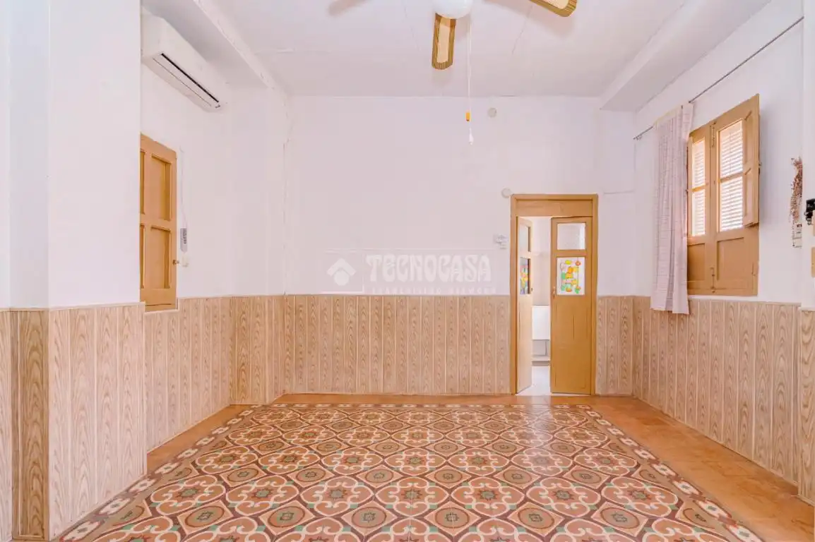 Comedor de Casa adosada en venta en Loja con Aire acondicionado, Calefacción y Jardín privado
