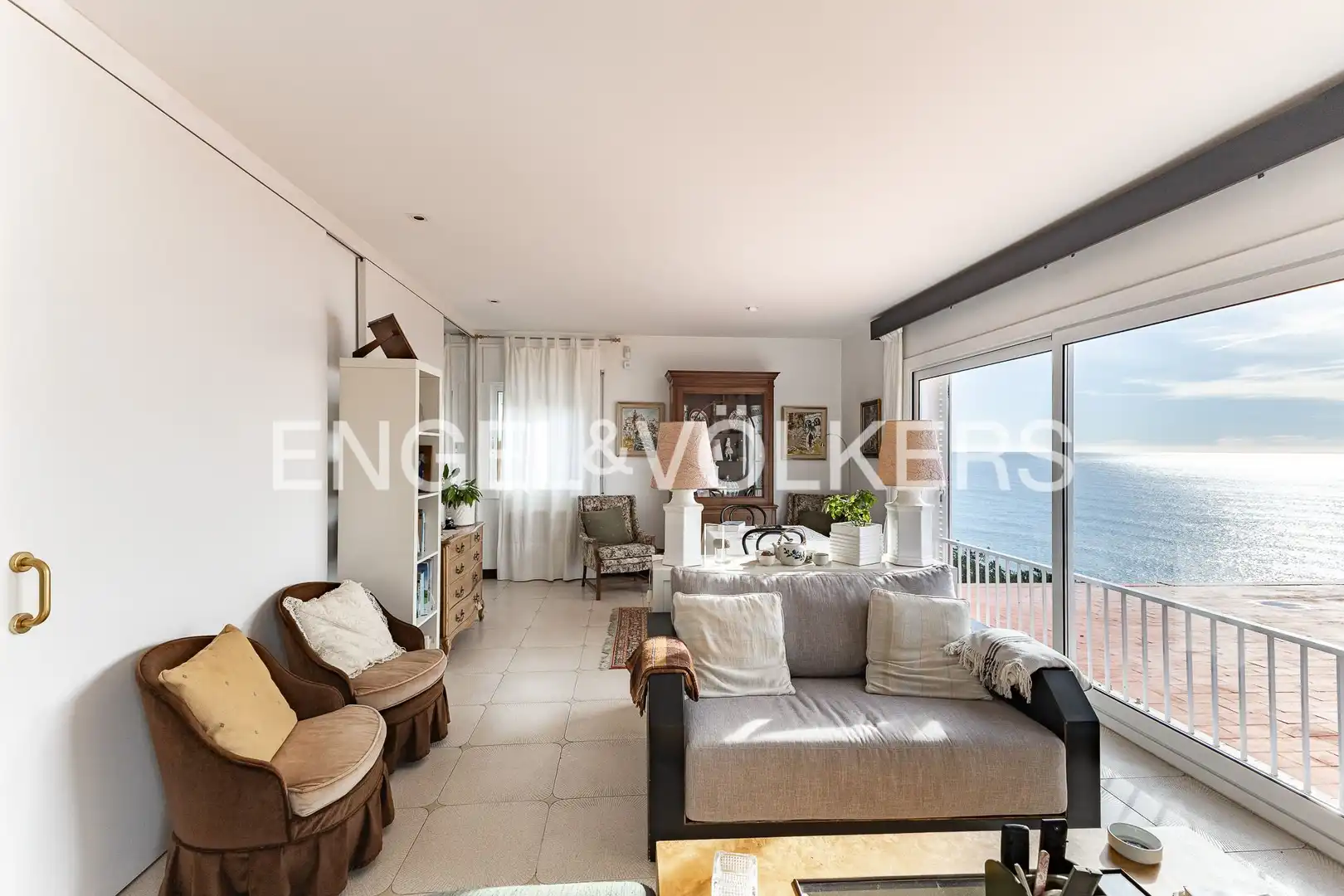 Sala de estar de Casa o chalet en venta en Arenys de Mar con Aire acondicionado, Calefacción y Jardín privado