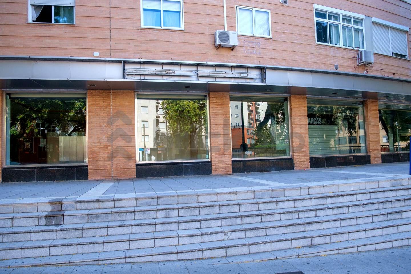 Vista exterior de Local en venda en Jerez de la Frontera