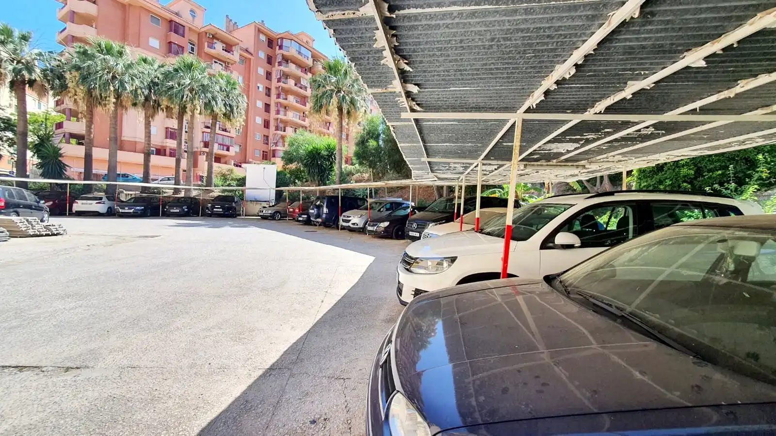 Parking de Apartamento en venta en Fuengirola con Horno, Lavadora y Microondas