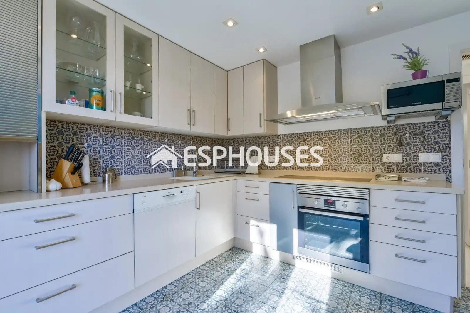 Kitchen of Houses for sale in Oliva  with Air Conditioner, Heating and Terrace