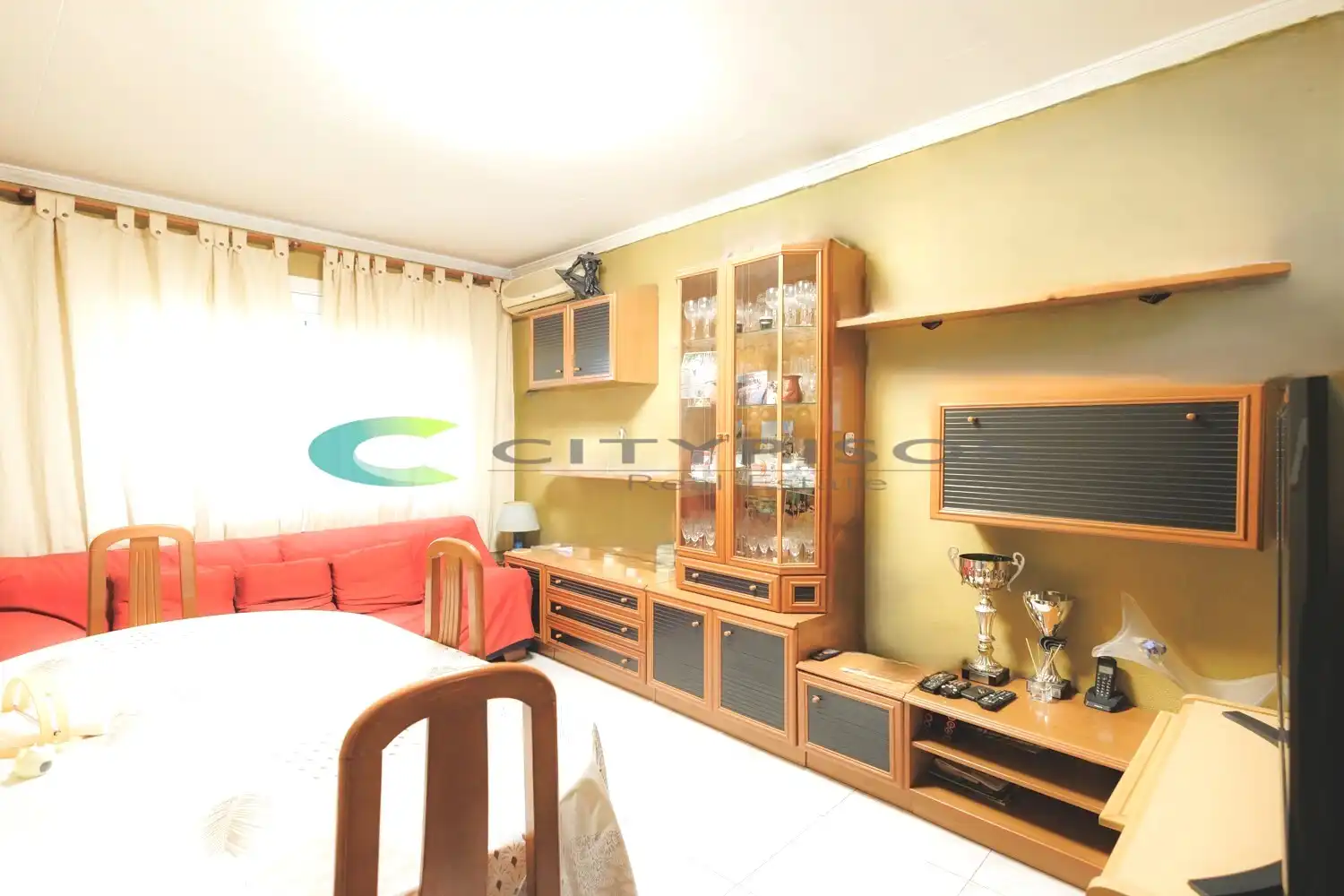 Living room of Flat for sale in Barcelona  with Air Conditioner and Oven