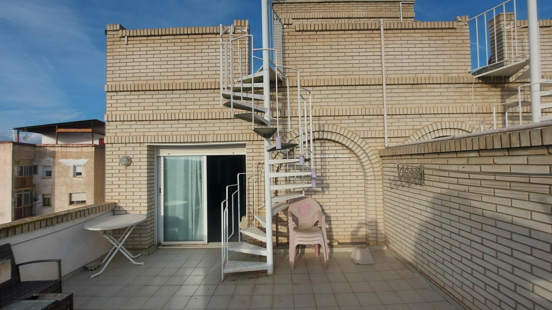 Exterior view of Attic for sale in El Vendrell  with Heating, Terrace and Alarm