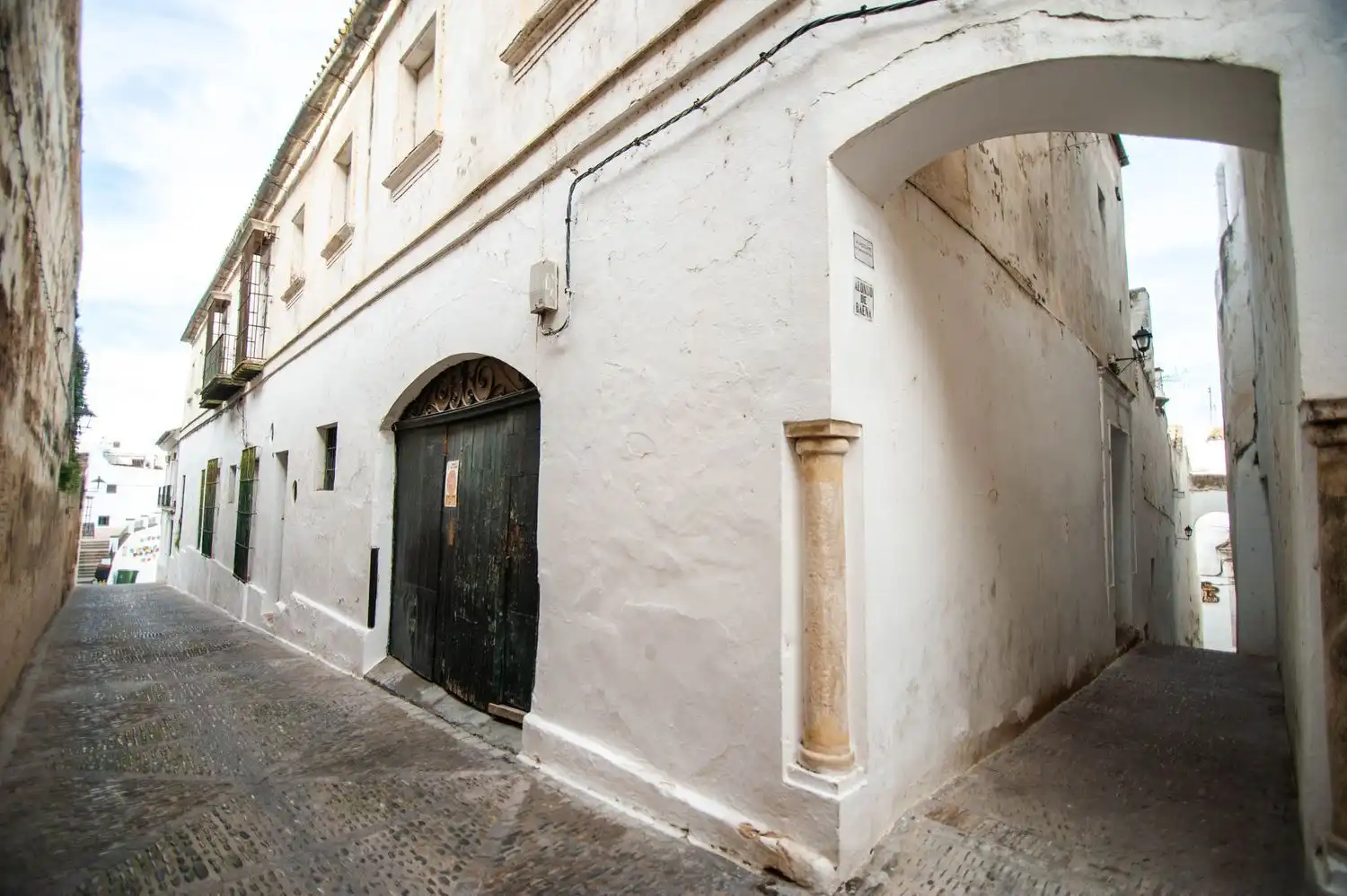 Vista exterior de Casa o xalet en venda en Arcos de la Frontera amb Calefacció i Terrassa