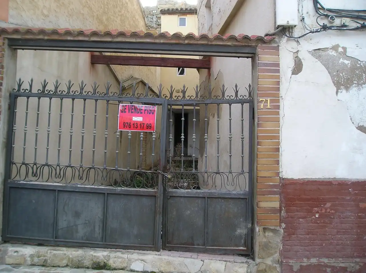 Vista exterior de Casa o xalet en venda en Calatayud amb Jardí privat i Traster