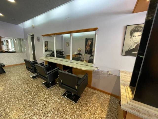 Local comercial en Alquiler en Dr Fleming en Sant Joan