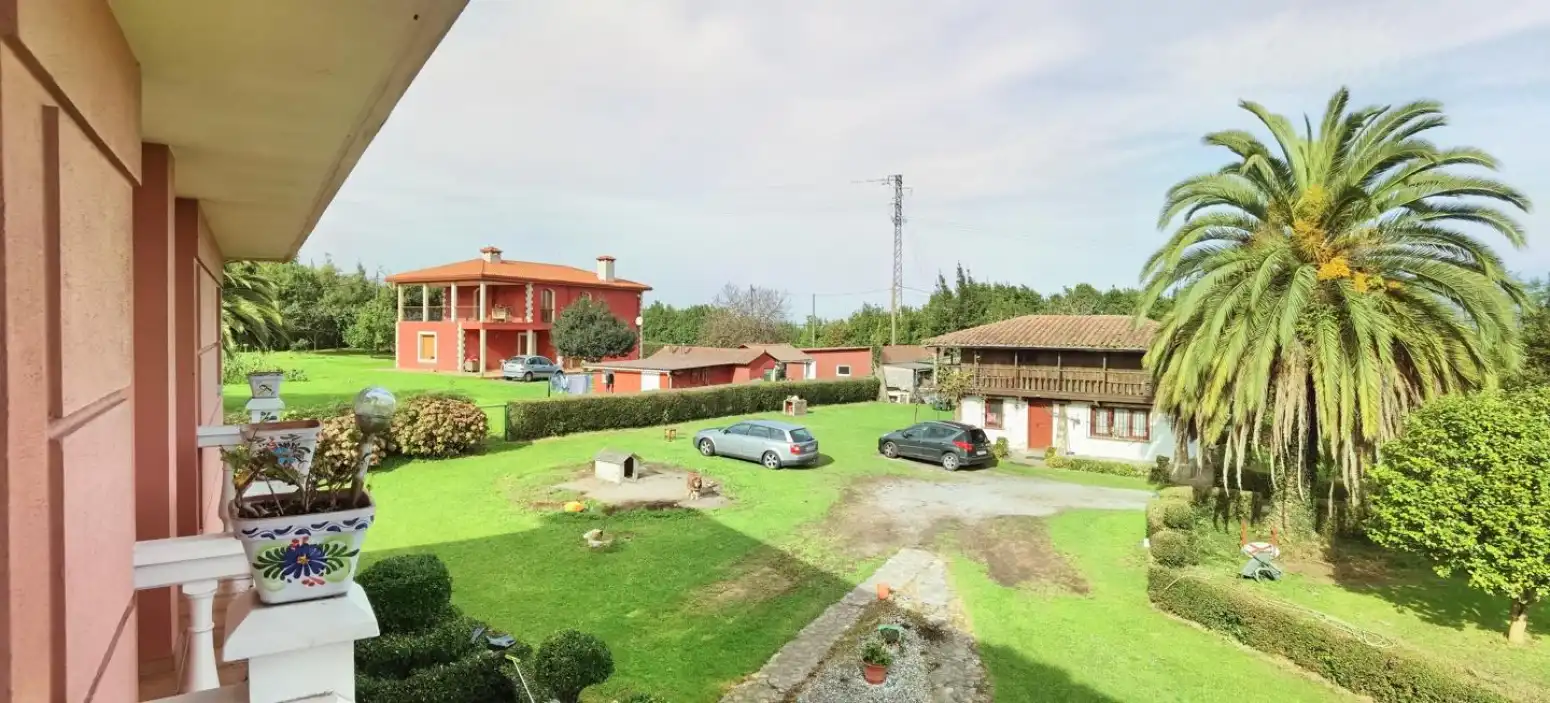 Außenansicht von Haus oder Chalet zum Verkauf in Gijón 