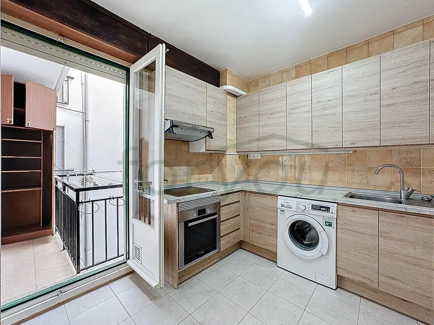 Piso con terraza en venta en Avenida PEREZ GALDOS, imagen 31