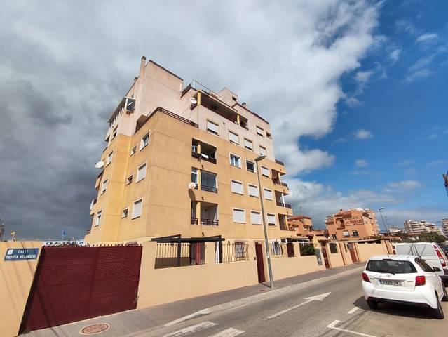 Piso en Venta en Calle Paquita Villanueva en Nueva Torrevieja