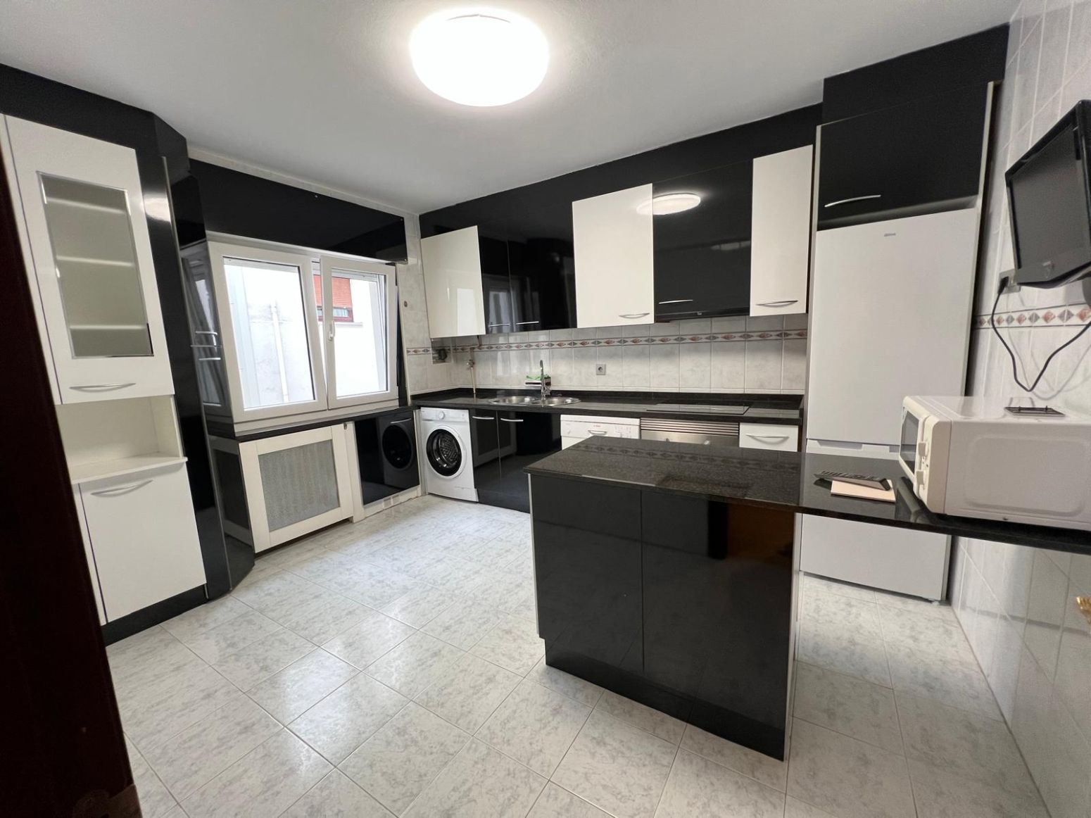 Kitchen of Flat for rent in Gijón   with Heating