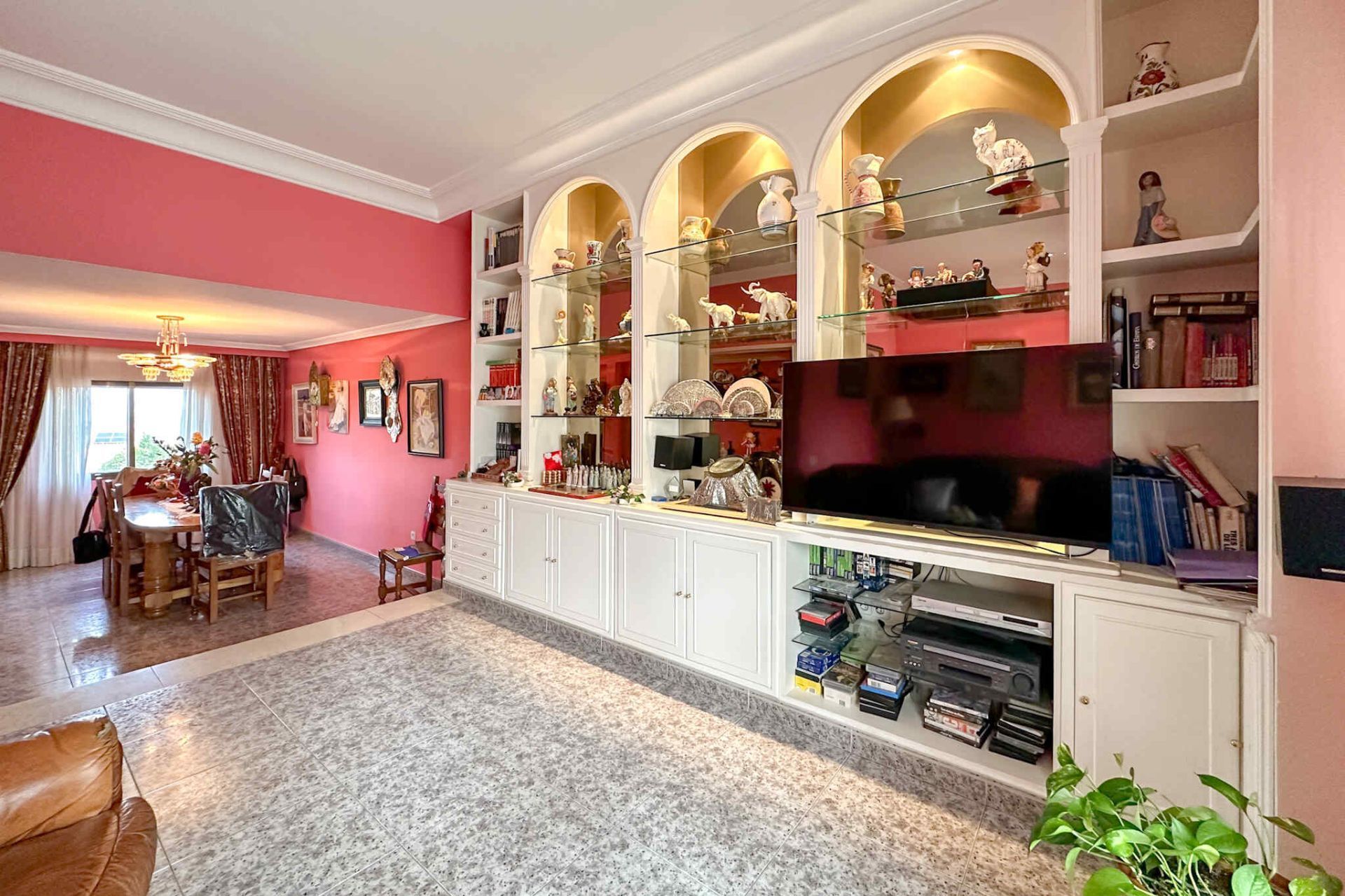 Living room of House or chalet for sale in Móstoles  with Air Conditioner, Terrace and Swimming Pool