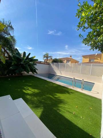 Casa-chalet en Alquiler en La Conarda