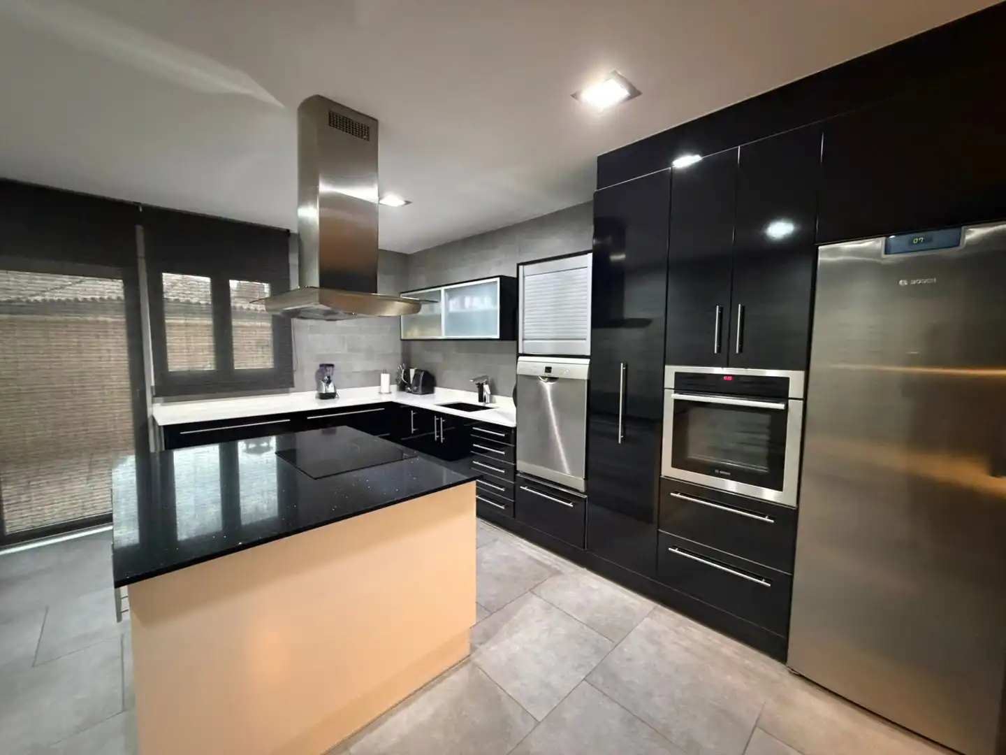 Kitchen of Houses for sale in Albesa  with Air Conditioner, Heating and Parquet flooring