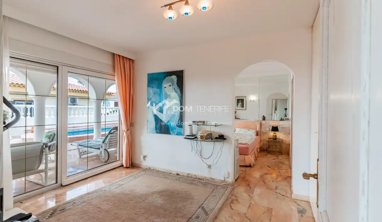 Casa o chalet en venta en Arona con Terraza, Piscina y Amueblado