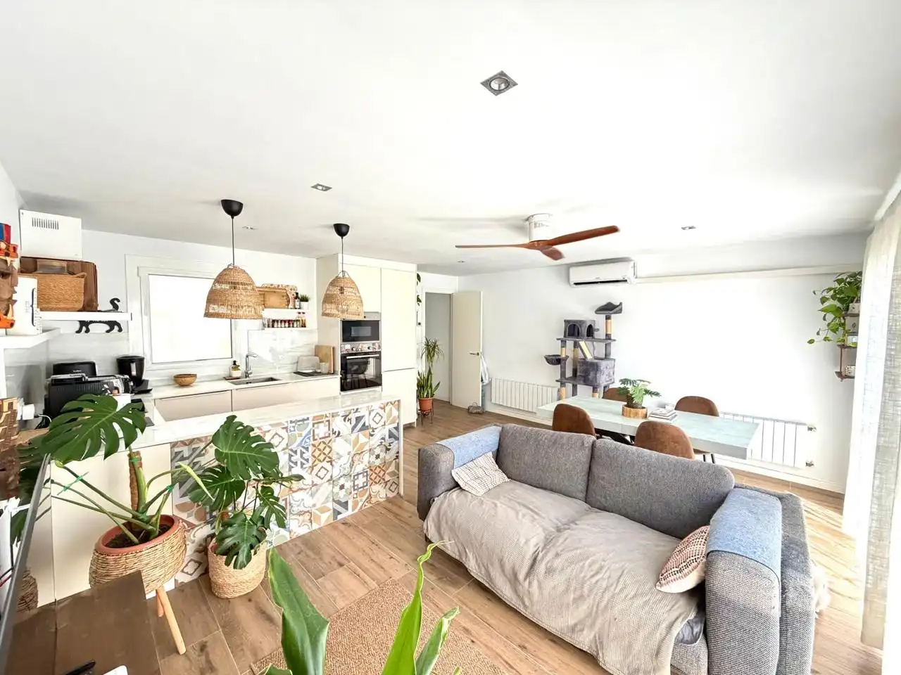 Living room of Flat for sale in Arenys de Mar  with Air Conditioner and Furnished
