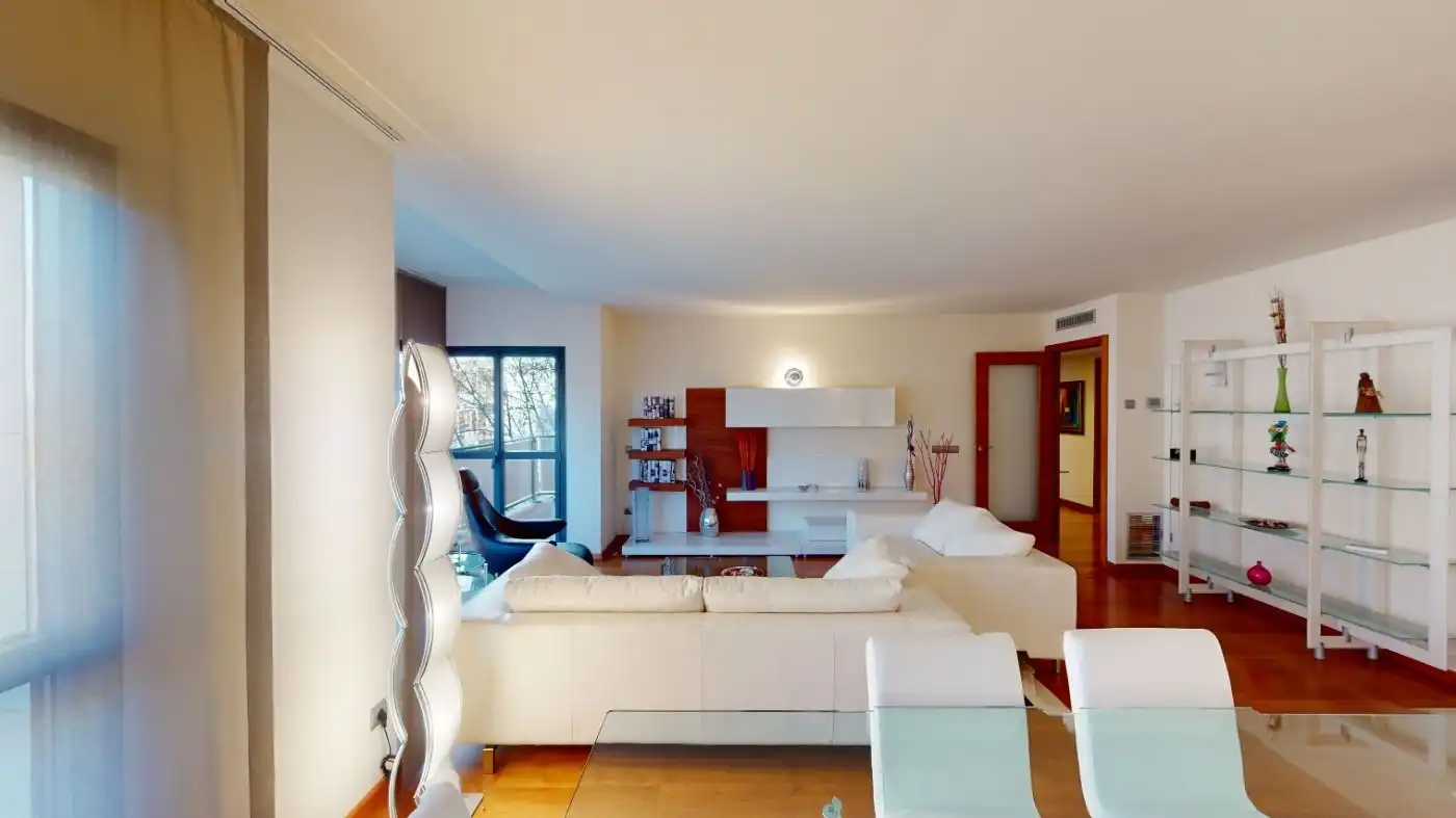 Piso con terraza en venta en Calle Baró de Pinopar 14, imagen 10