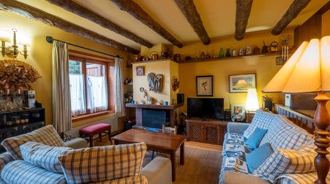 Foto 3 de Casa adosada en venda a Plaça de L'escola, 22, Fontanals de Cerdanya, Girona