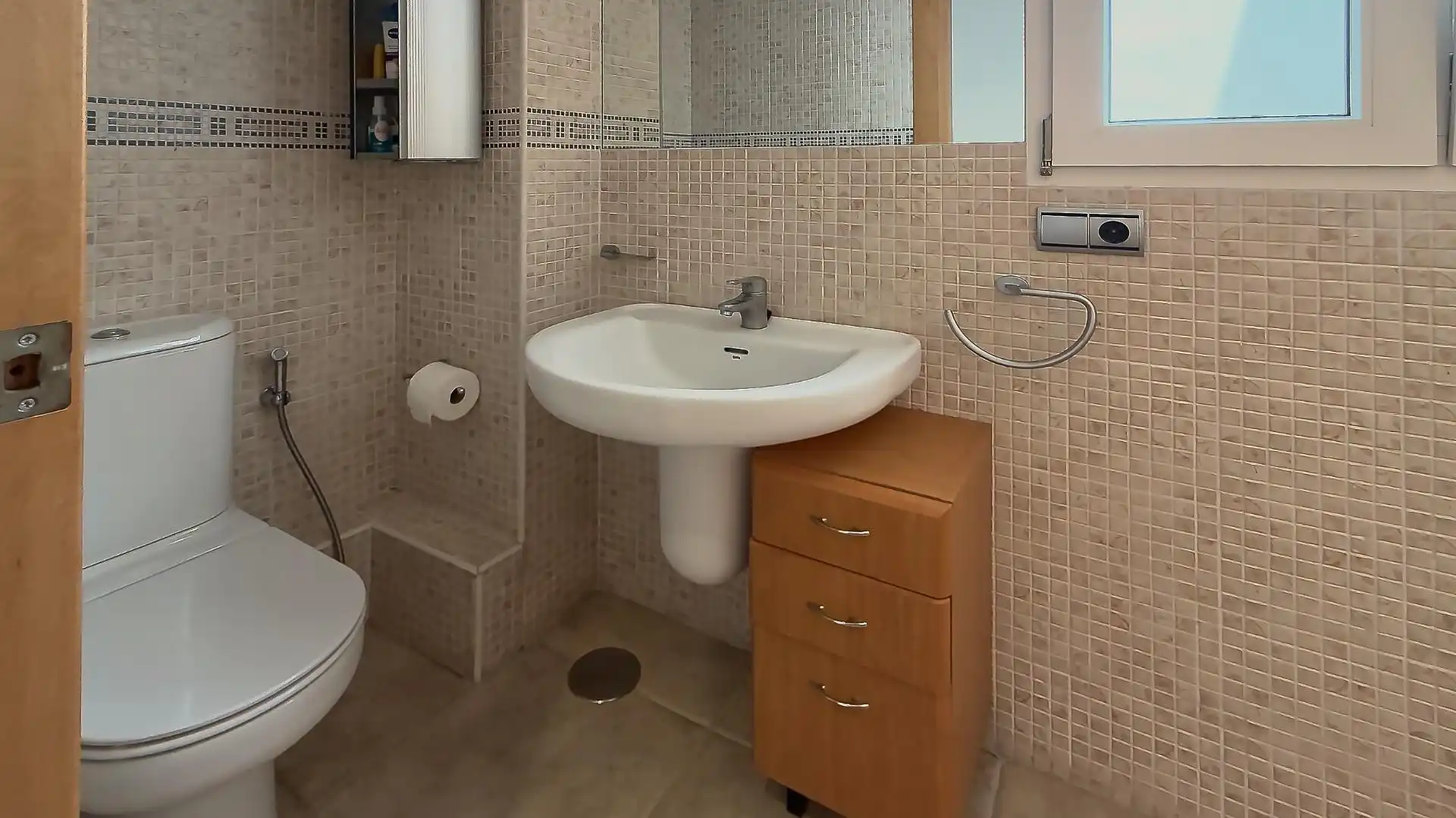 Bathroom of Attic for sale in Benidorm  with Air Conditioner, Heating and Parquet flooring