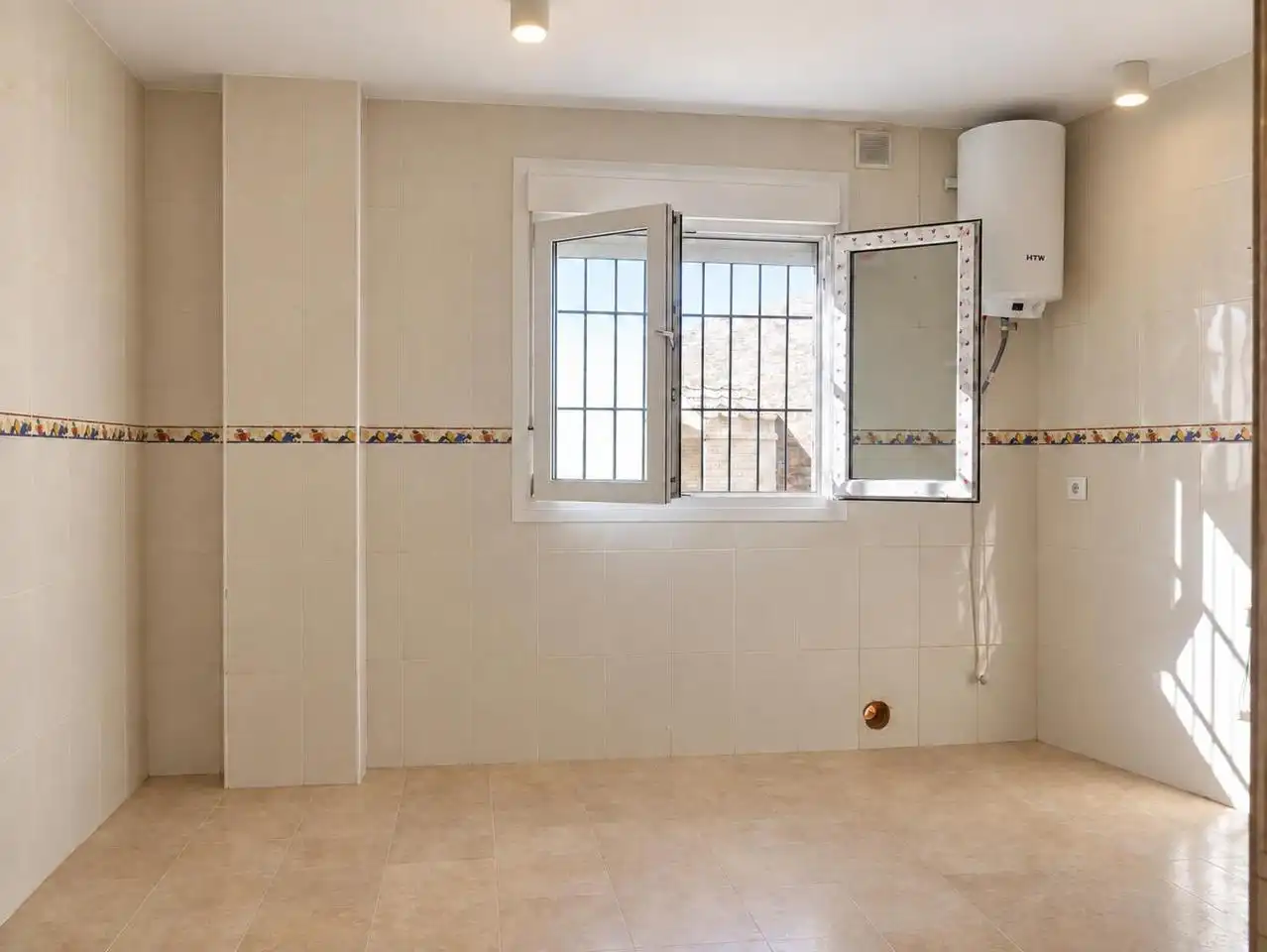 Badezimmer von Haus oder Chalet zum Verkauf in El Ronquillo, Sevilla