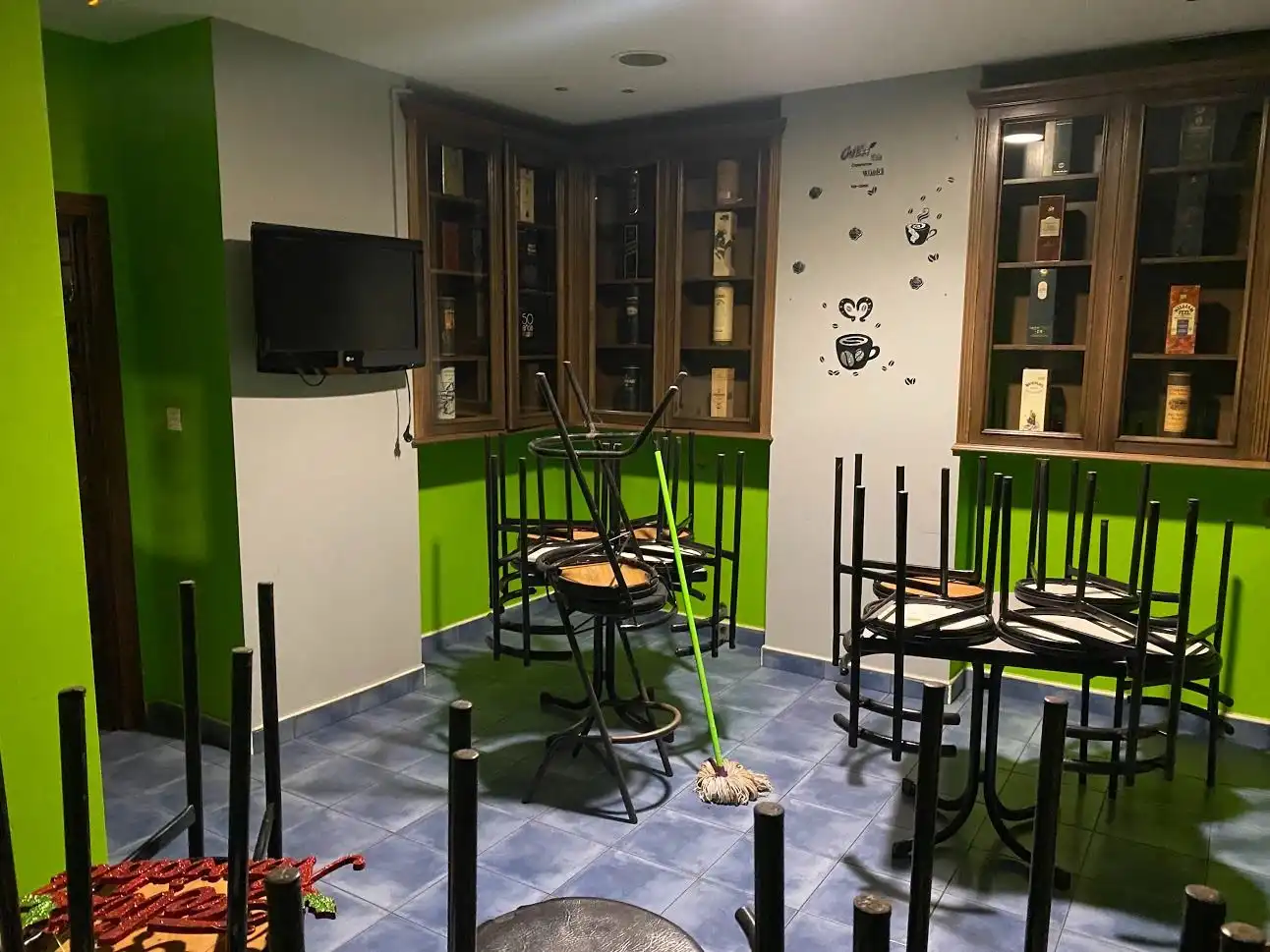 Comedor de Local en venta en Valladolid con Aire acondicionado y Amueblado