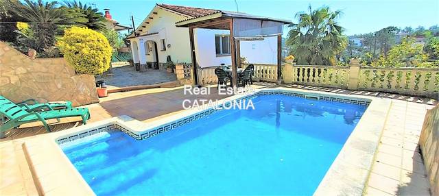 Casa-chalet en Venta en Carrer de la Selva en Lloret Verd - Els Pinars