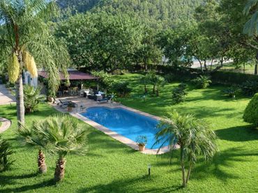 Villa con piscina in vendita a Urbanizaciones