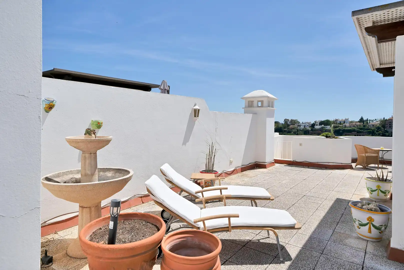 Terraza de Ático de alquiler en Marbella con Aire acondicionado, Calefacción y Jardín privado