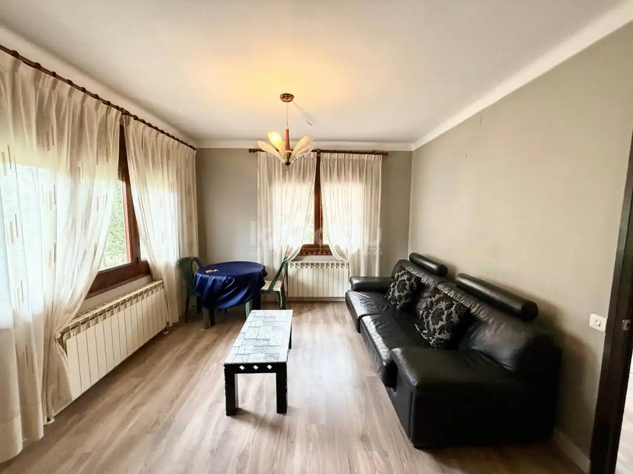 Sala d'estar de Casa o xalet en venda en L'Estany amb Calefacció i Terrassa