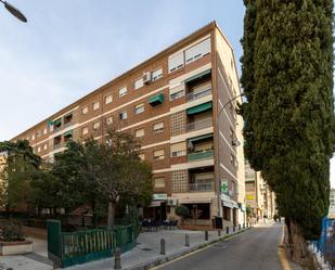 Vista exterior de Pis en venda en  Granada Capital amb Aire condicionat, Calefacció i Jardí privat