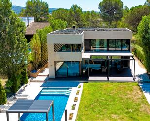 Vista exterior de Casa o xalet en venda en Sarrià de Ter amb Aire condicionat, Calefacció i Jardí privat