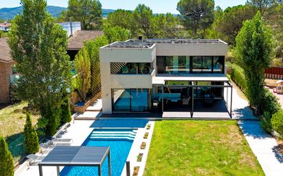 Vista exterior de Casa o xalet en venda en Sarrià de Ter amb Aire condicionat, Terrassa i Balcó