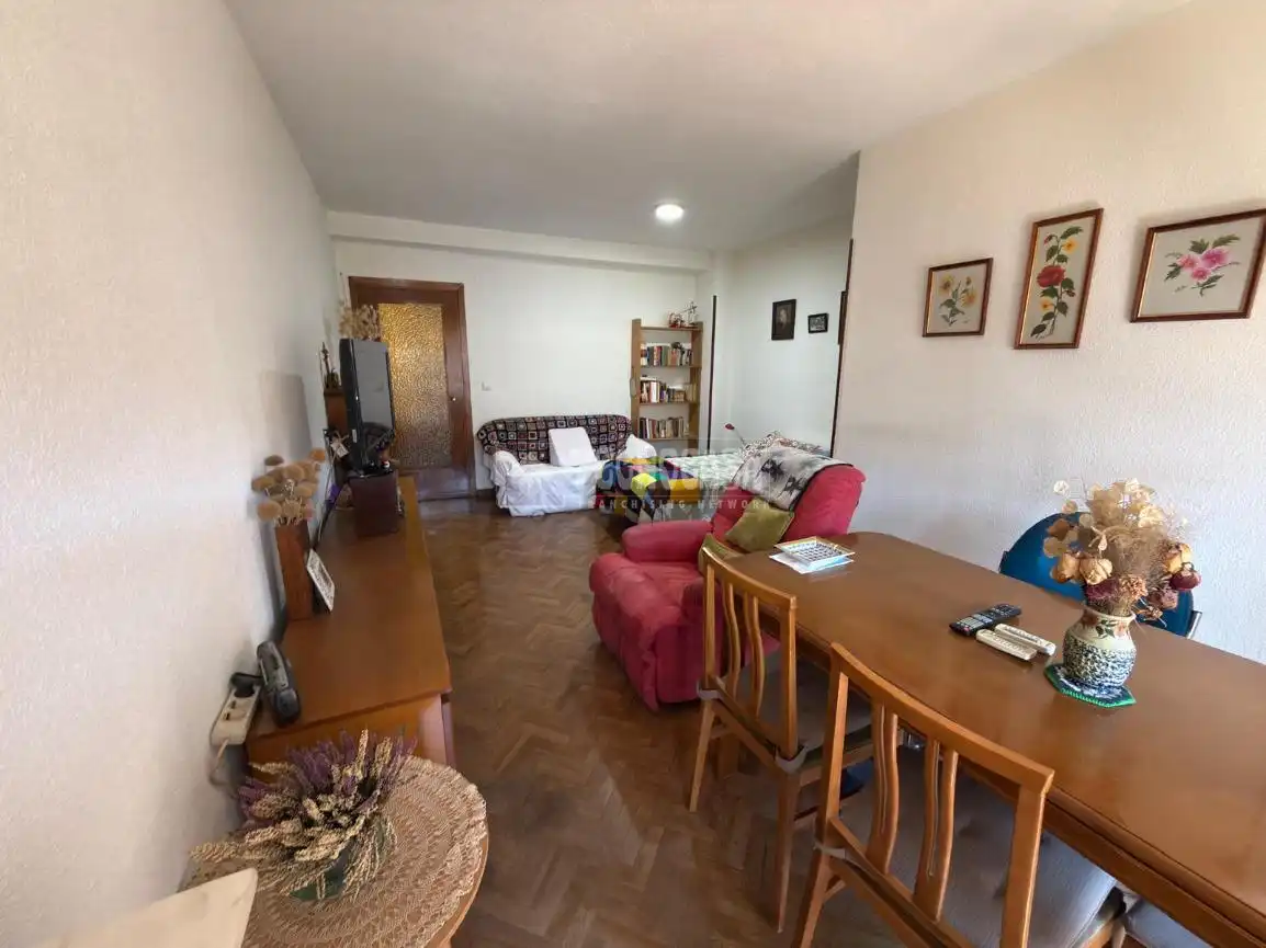 Wohnzimmer von Wohnung zum Verkauf in Alcobendas mit Klimaanlage, Heizung und Parkett