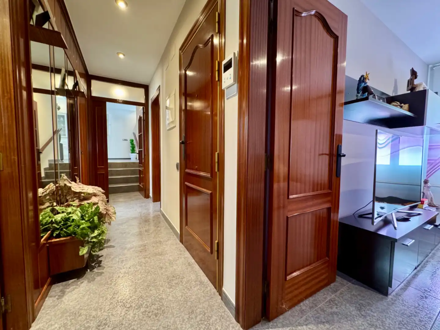 Piso en venta en Sant Boi de Llobregat con Aire acondicionado, Terraza y Trastero