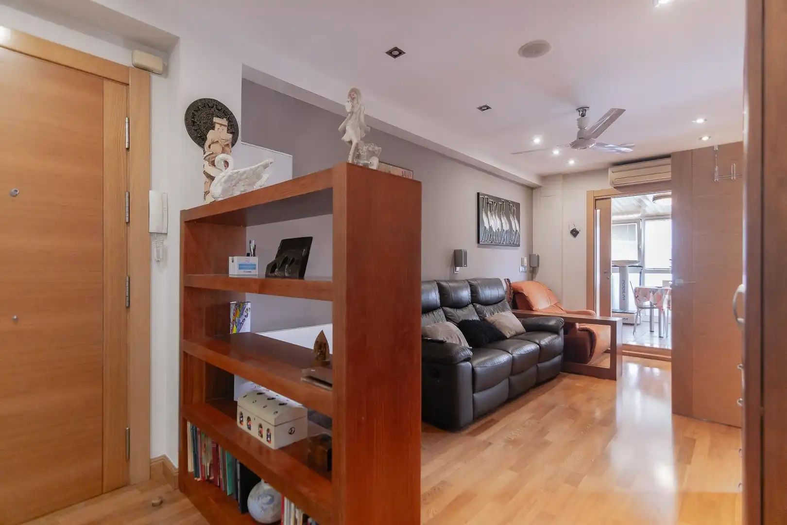 Living room of Attic for sale in  Pamplona / Iruña  with Air Conditioner, Heating and Parquet flooring