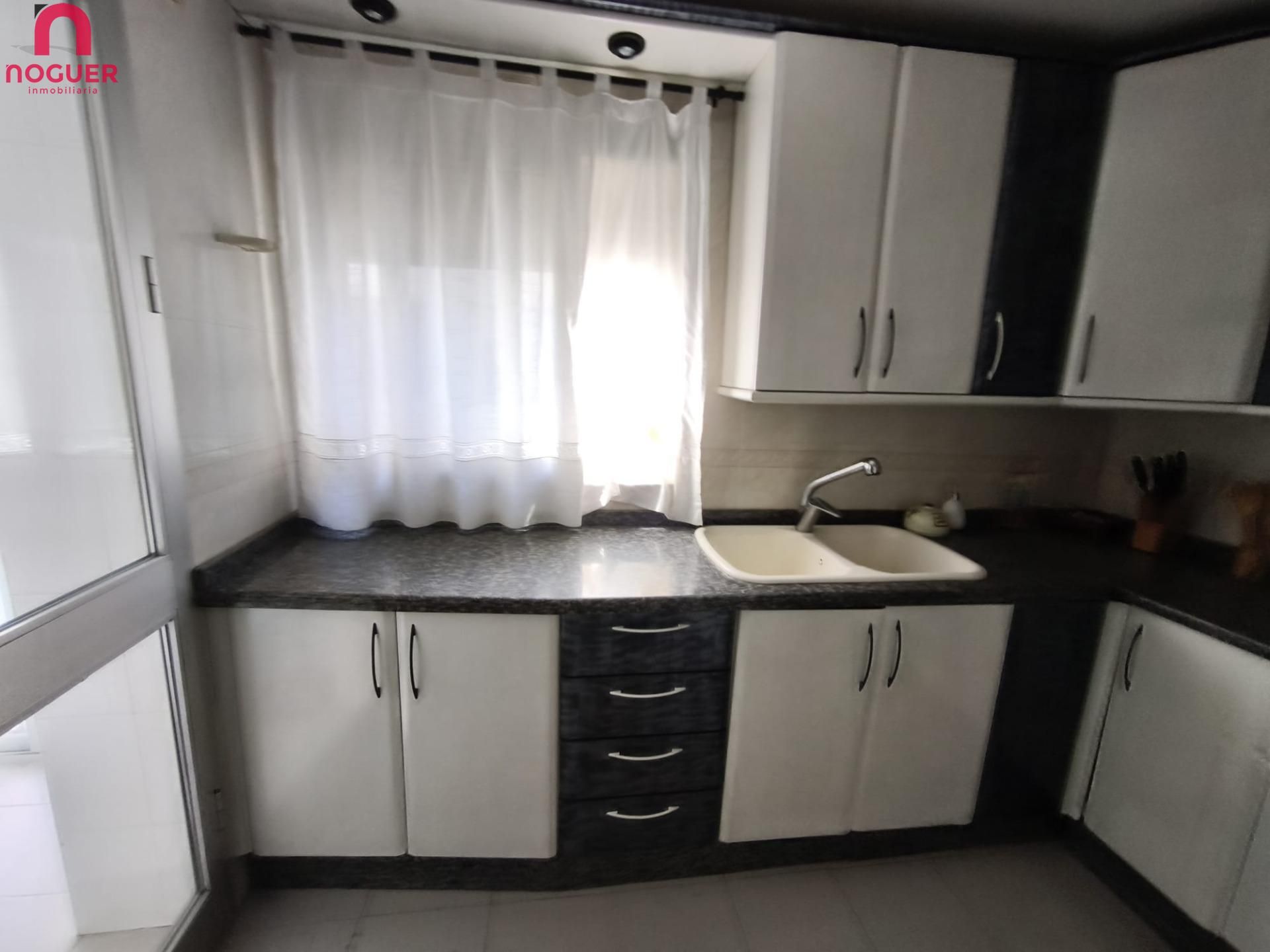 Cocina de Piso en venta en  Córdoba Capital con Aire acondicionado, Terraza y Trastero