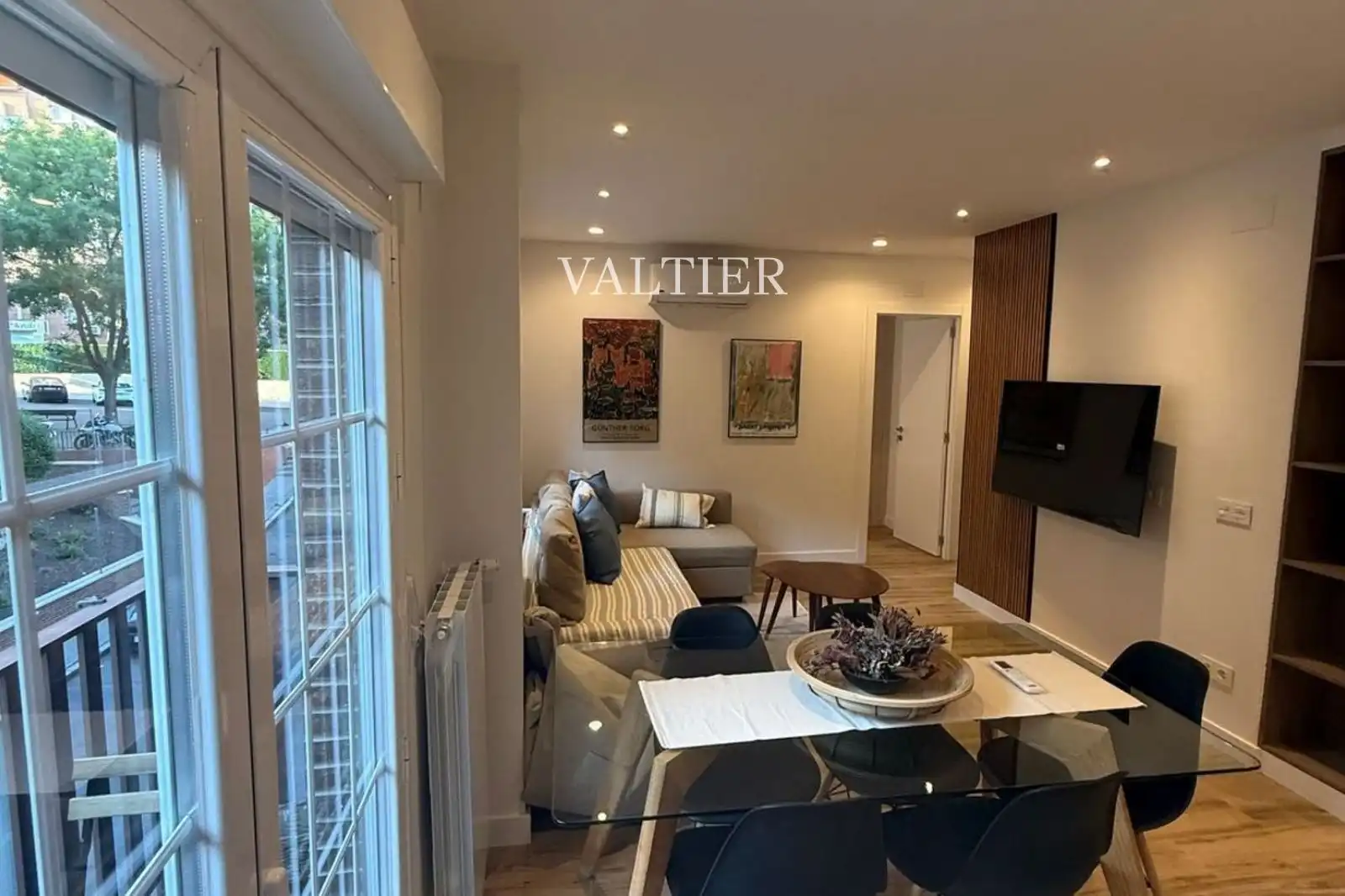 Living room of Flat for rent in Madrid  with Air Conditioner, Heating and Terrace