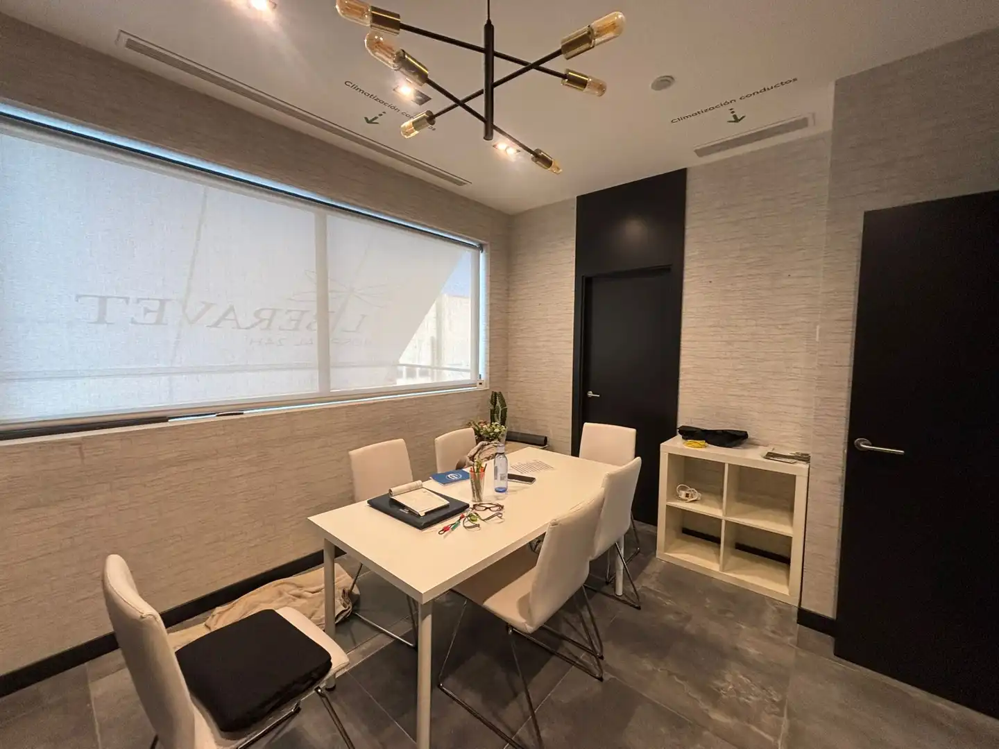 Comedor de Local en venta en Las Rozas de Madrid con Aire acondicionado, Calefacción y Amueblado