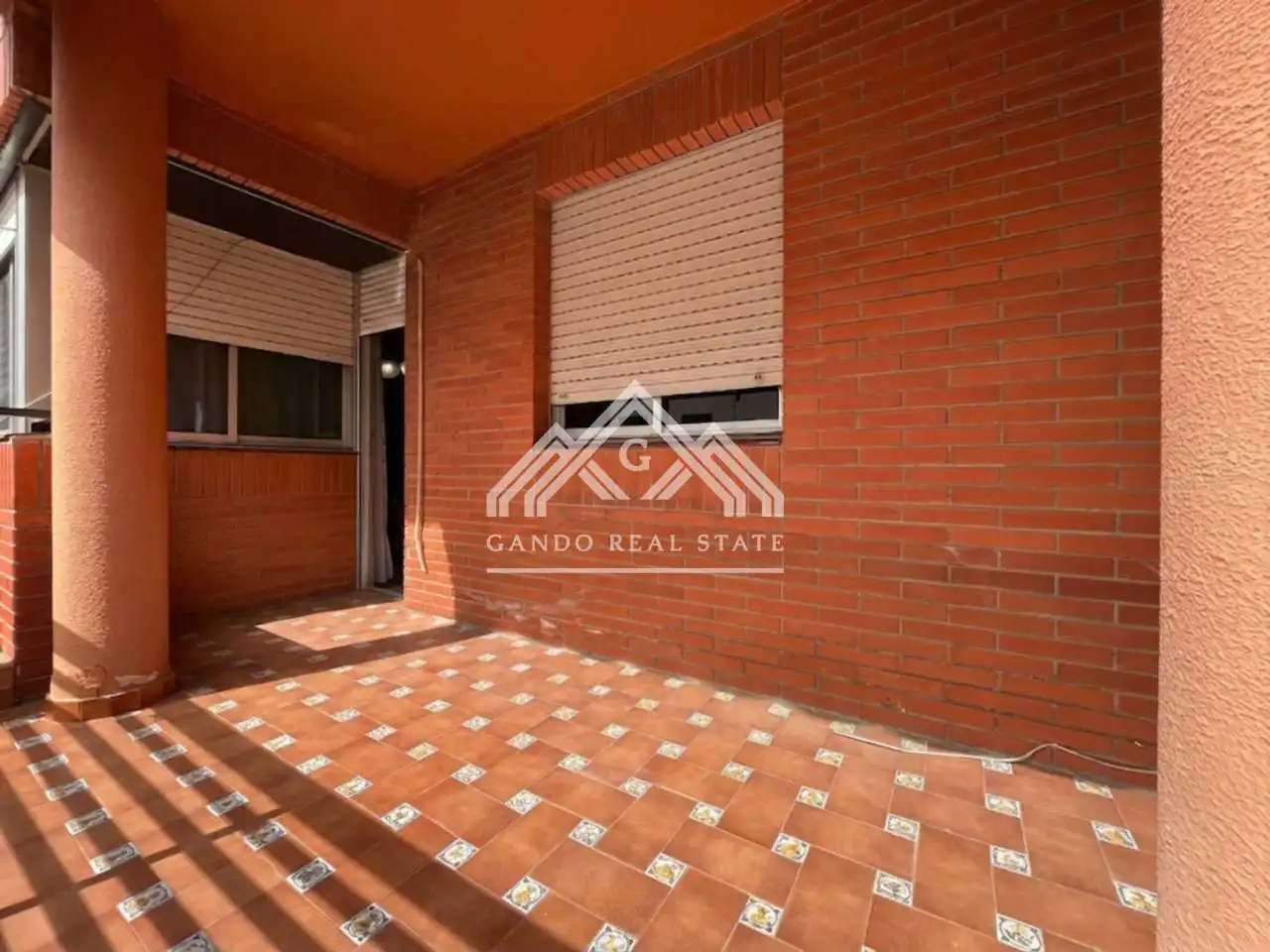 Vista exterior de Pis en venda en Dos Hermanas amb Terrassa